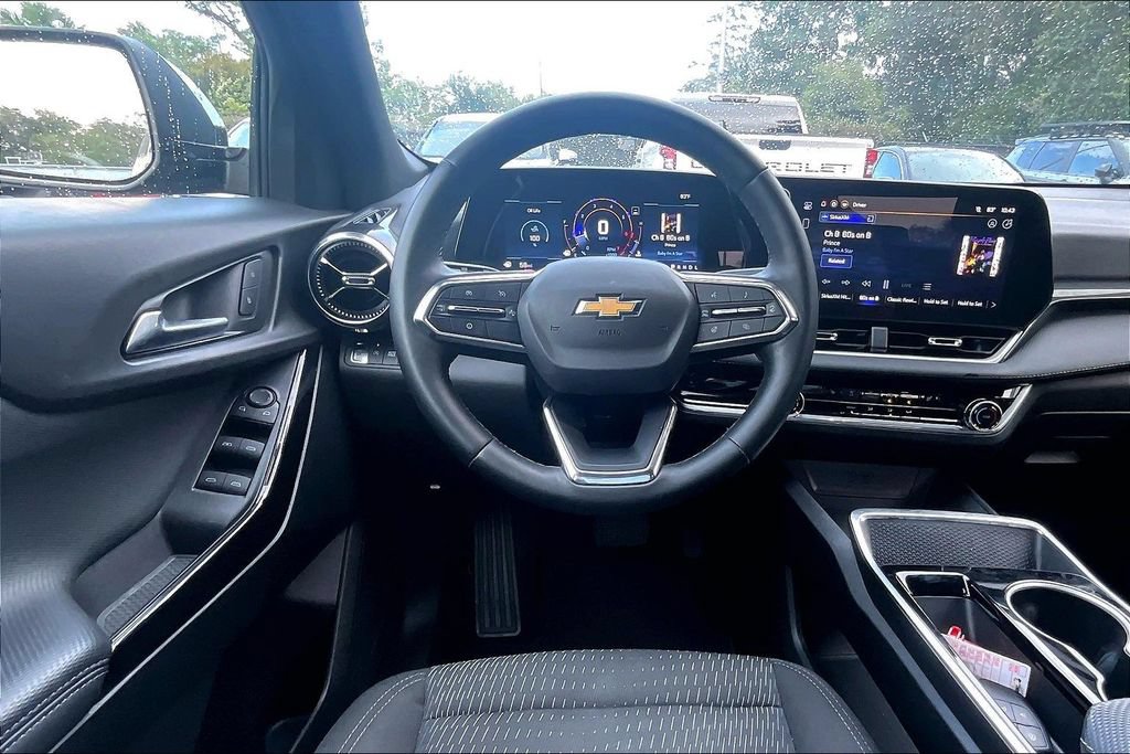 Used 2025 Chevrolet Equinox LT FWD image 8