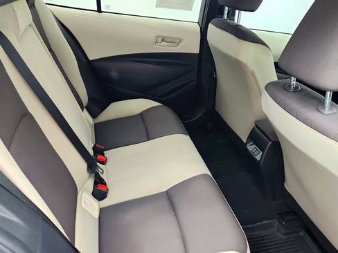Used 2025 Toyota Corolla LE image 21