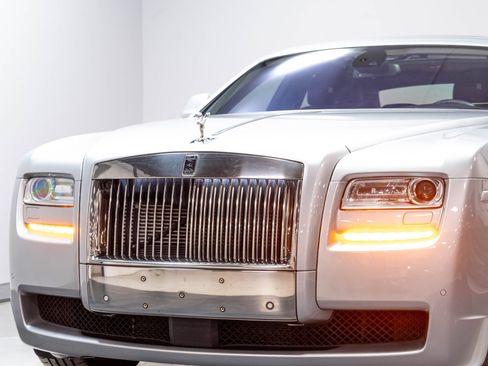 Used 2012 Rolls-Royce Ghost RWD image 90