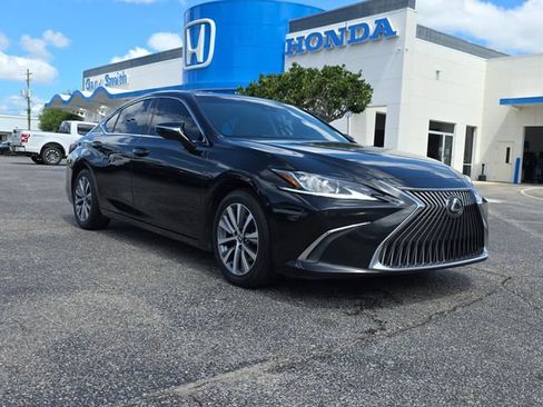 Used 2021 Lexus ES 350 w/ Accessory Package FWD image 2
