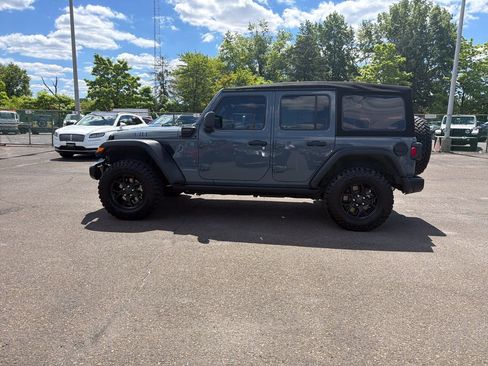 Used 2024 Jeep Wrangler Unlimited AWD/4WD image 2