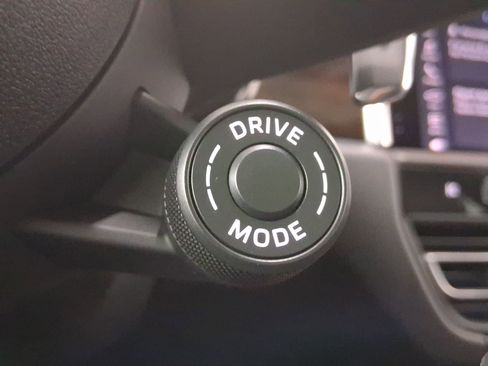 Used 2026 Porsche Macan S AWD/4WD image 19