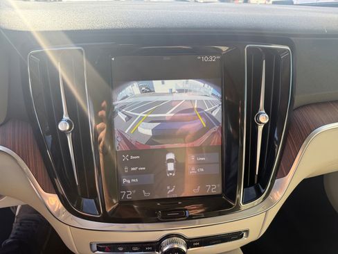 Used 2021 Volvo S60 T8 R-Design Expression w/ Advanced Package image 29