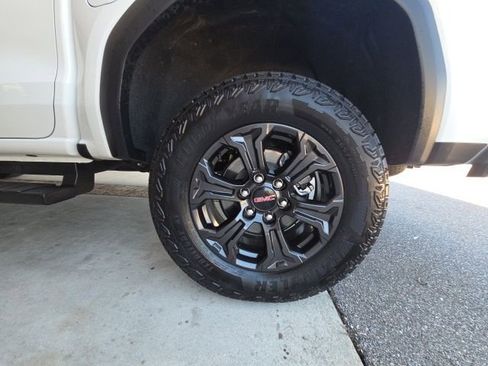 Used 2025 GMC Canyon Elevation RWD image 18