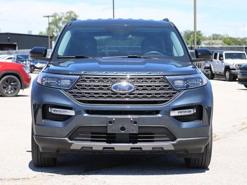 Used 2022 Ford Explorer XLT w/ Equipment Group 202A AWD/4WD image 2
