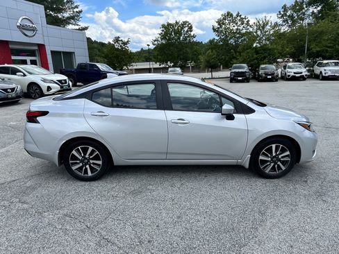 Used 2025 Nissan Versa SV w/ Trunk Package FWD image 9