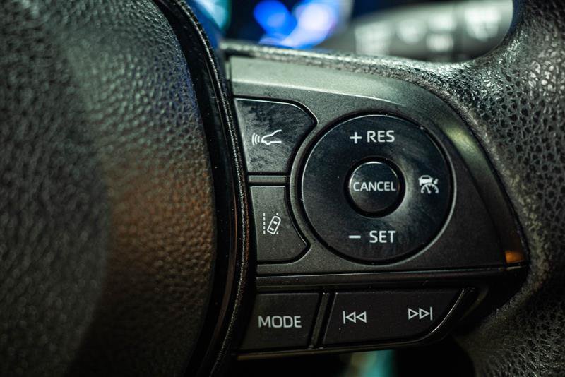 Used 2023 Toyota RAV4 LE AWD/4WD image 18