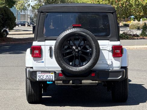 Used 2022 Jeep Wrangler Unlimited Sahara w/ Cold Weather Group image 4