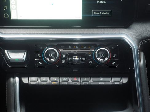 Used 2024 GMC Sierra 3500 Denali w/ Denali Reserve Package image 20