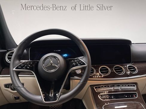 Used 2023 Mercedes-Benz E 350 4MATIC Sedan image 31