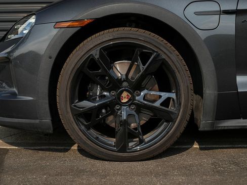 Certified 2025 Porsche Taycan 4S AWD/4WD image 8