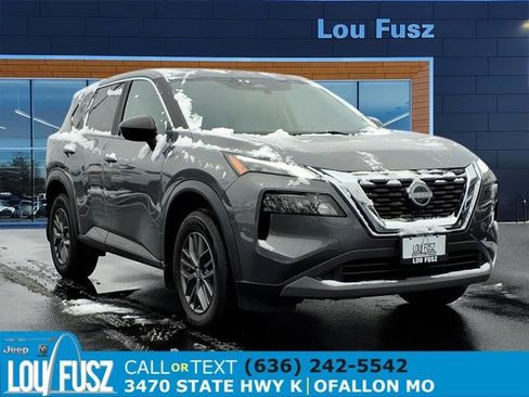 Used 2023 Nissan Rogue S image 1