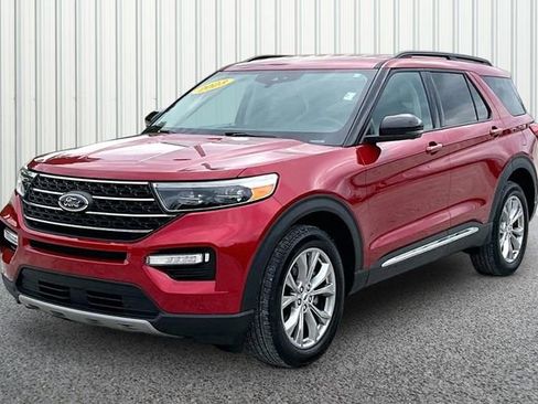 Used 2023 Ford Explorer XLT w/ Equipment Group 202A AWD/4WD image 2