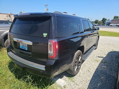 Used 2019 GMC Yukon XL Denali AWD/4WD image 7