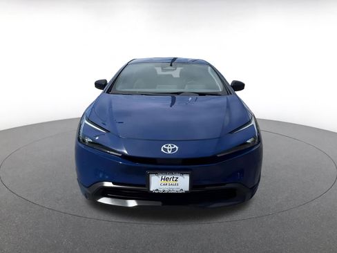 Used 2025 Toyota Prius LE image 4