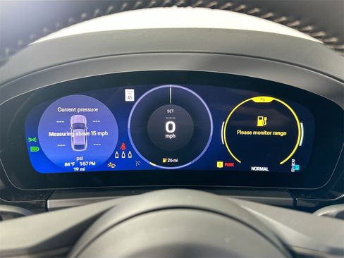 Certified 2025 Porsche Macan Turbo Electric image 19