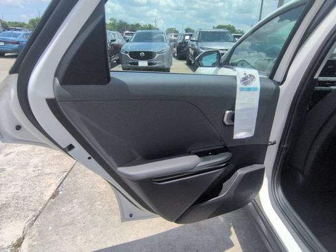 Used 2025 Kia K4 FWD image 25