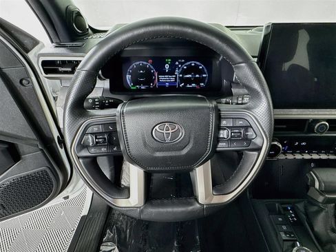 Certified 2025 Toyota 4Runner Trailhunter AWD/4WD image 13