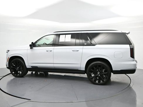 Certified 2026 Cadillac Escalade ESV Platinum Sport w/ LPO, ONYX Package AWD/4WD image 5