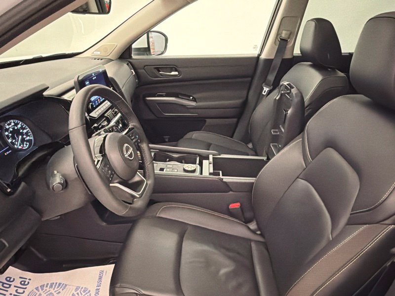 Used 2025 Nissan Pathfinder SL w/ SL Premium Package AWD/4WD image 38