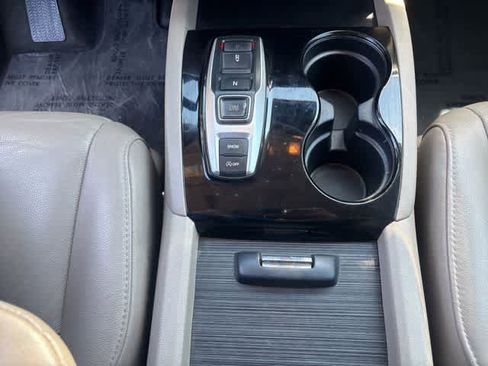 Used 2018 Honda Pilot Touring image 16
