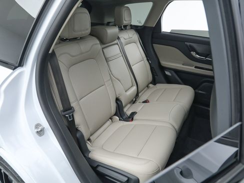 Used 2025 Lincoln Corsair FWD w/ Equipment Group 101A image 27