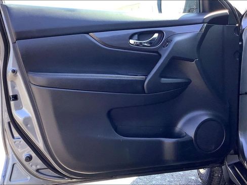 Used 2020 Nissan Rogue SV AWD/4WD image 26