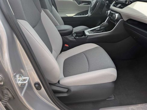Used 2021 Toyota RAV4 XLE FWD image 20