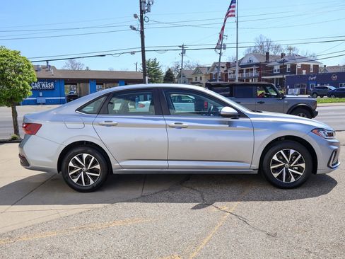 Used 2025 Volkswagen Jetta S image 6