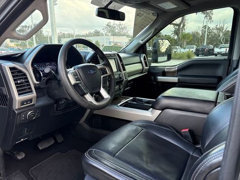 Used 2019 Ford F350 Lariat image 7