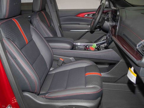 New 2026 Chevrolet Traverse RS w/ LPO, Floor Liner Package image 12