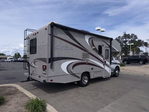 Used 2016 Ford E-450 and Econoline 450 Super Duty w/ Motorhome Prep Package image 3