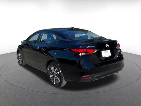 Used 2025 Nissan Versa SV image 10