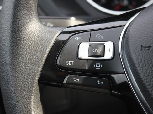 Used 2020 Volkswagen Tiguan S image 12