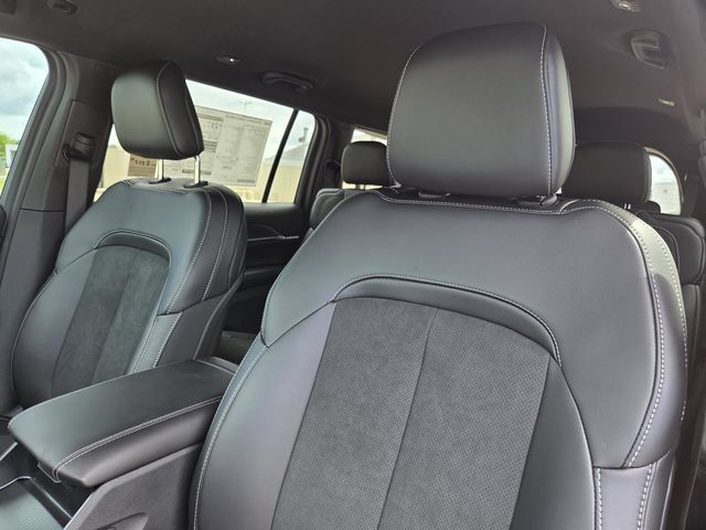 New 2026 Jeep Grand Cherokee L 2WD image 24