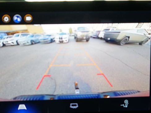 Used 2025 Chevrolet Colorado Trail Boss AWD/4WD image 16