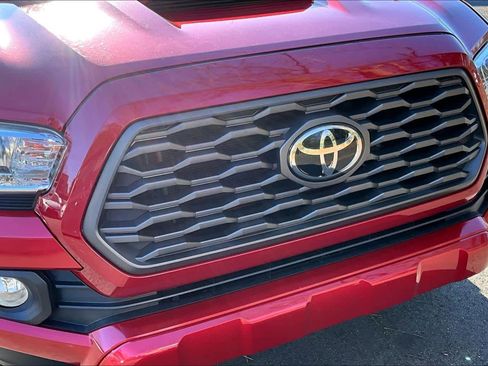 Used 2020 Toyota Tacoma TRD Sport image 29