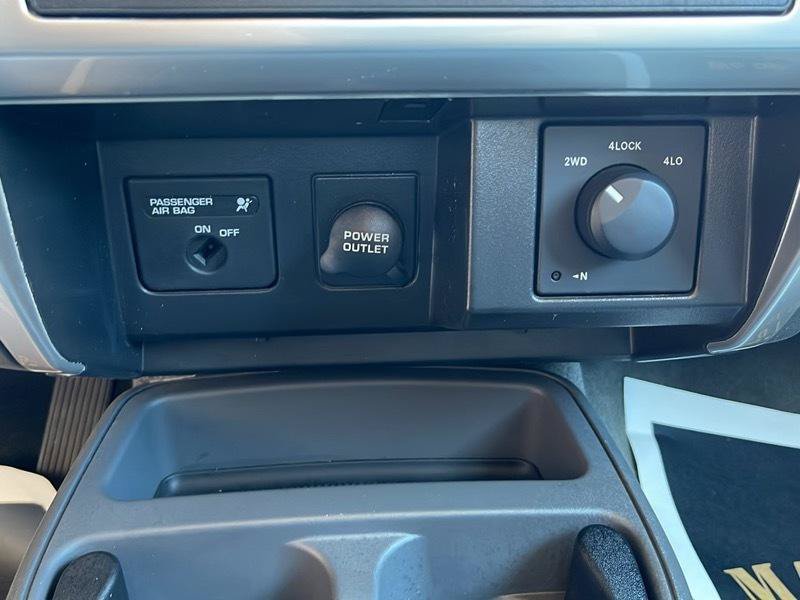 Used 2006 Dodge Dakota SLT w/ R/T Group AWD/4WD image 34