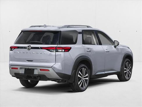 New 2025 Nissan Pathfinder Platinum image 2