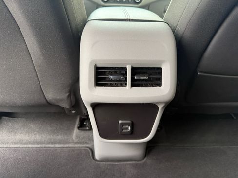 Used 2024 GMC Terrain SLE FWD image 11