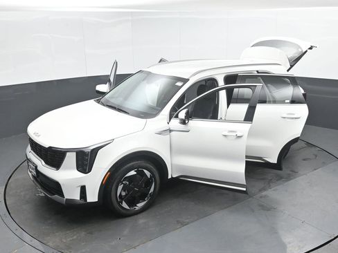 Used 2025 Kia Sorento EX AWD/4WD image 50