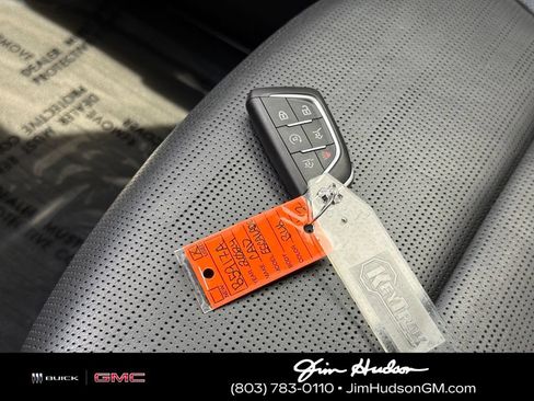 Used 2024 Cadillac Escalade Premium Luxury RWD image 37