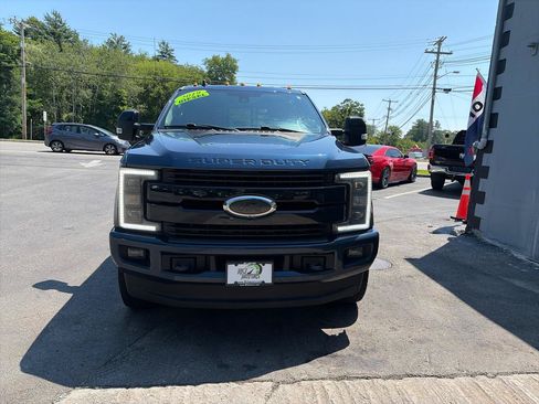 Used 2019 Ford F350 Lariat AWD/4WD image 3