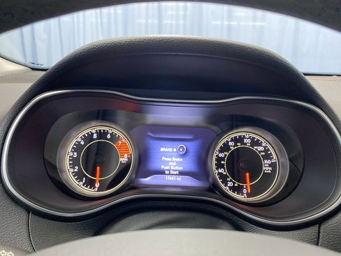 Used 2022 Jeep Cherokee Trailhawk image 21