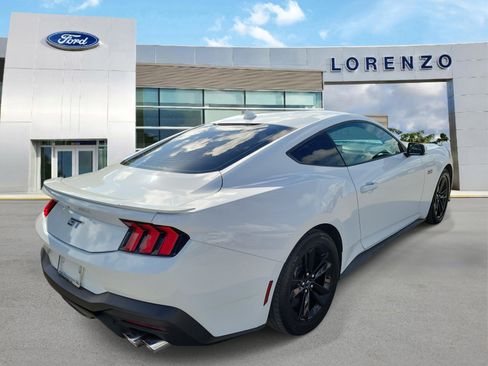 Used 2024 Ford Mustang GT RWD image 5