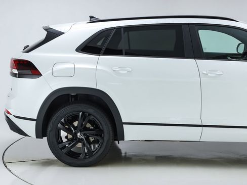New 2026 Volkswagen Atlas Cross Sport SEL R-Line image 11