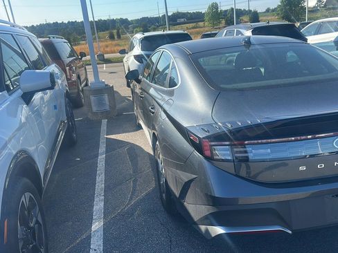 Certified 2025 Hyundai Sonata SE image 6