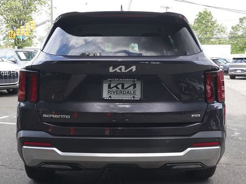 Used 2026 Kia Sorento S AWD/4WD image 11