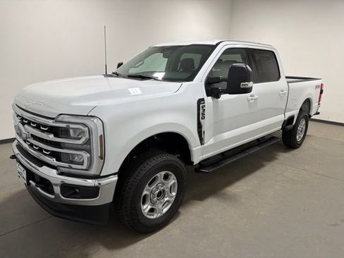 New 2026 Ford F350 XLT w/ XLT Premium Package AWD/4WD image 7