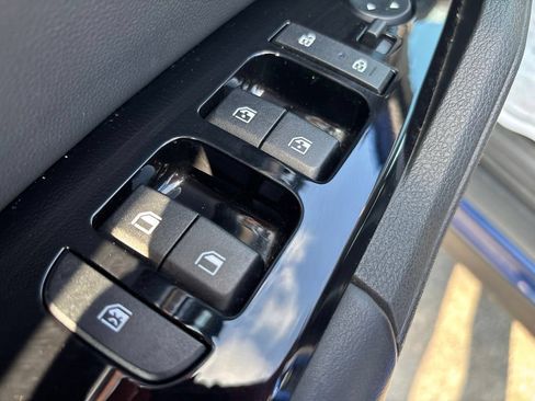 Used 2024 Kia Sportage EX FWD image 17